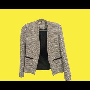 H&M BLAZER BEIGE AND BKACK SIZE 8